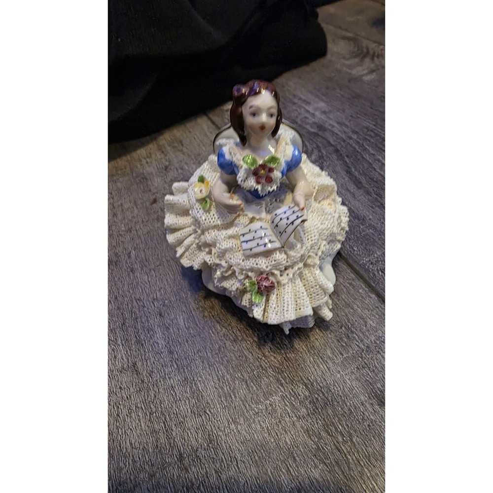 VTG Dresden Irish Lace Lady in Chair Porcelain Figurine Doll Volkstedt Victorian